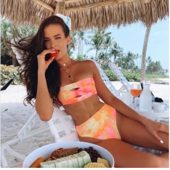 PILYQ Vibrant pink Tie-Dye Bikini Set size small - Picture 2 of 5